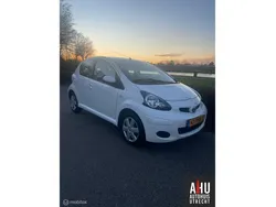 Wit Gebruikt 2011 Toyota Aygo Comfort Hatchback | € 4.250 (Eerlijke prijs)