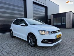 Wit (metallic) Gebruikt 2016 VW Polo R-line Hatchback | € 10.850 (Eerlijke prijs)