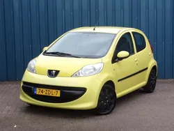 Geel Gebruikt 2006 Peugeot 107 Hatchback | € 1.350 (Goede deal)