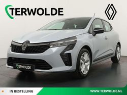 Grijs Nieuw 2025 Renault Clio V Evolution Hatchback | € 25.090 (Eerlijke prijs)