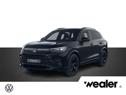 Zwart Nieuw 2025 VW Tiguan R-line Edition SUV | € 58.323 (Iets duurder)