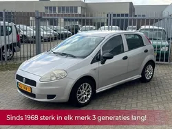 Grijs, metallic lak Gebruikt 2012 Fiat Grande Punto Hatchback | € 990 (Goede deal)