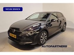 Zwart Gebruikt 2020 VW Golf VIII Style Hatchback | € 22.950 (Eerlijke prijs)