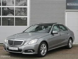 Grijs, metallic lak Gebruikt 2009 Mercedes E350 Avantgarde Sedan | € 23.900 (Duur)