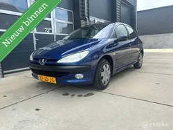 Blauw Gebruikt 2002 Peugeot 206 Hatchback | € 1.750 (Eerlijke prijs)