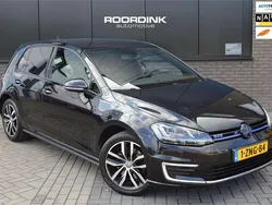 Zwart Gebruikt 2015 VW Golf VII Hatchback | € 14.250