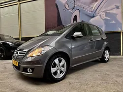 Grijs, metallic lak Gebruikt 2010 Mercedes A180 Avantgarde MPV | € 7.800 (Iets duurder)
