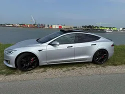 Zilver Gebruikt 2018 Tesla Model S Sedan | € 31.800 (Eerlijke prijs)