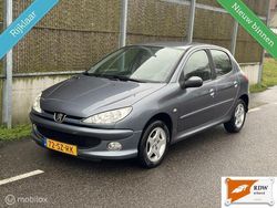 Grijs Gebruikt 2006 Peugeot 206 Hatchback | € 2.450 (Iets duurder)
