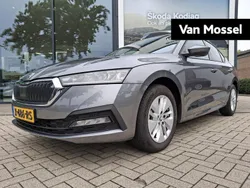 Grijs Gebruikt 2024 Skoda Octavia Business Line Hatchback | € 26.944 (Eerlijke prijs)
