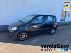Zwart, metallic lak Gebruikt 2001 Daihatsu Young Rv MPV | € 1.250 (Eerlijke prijs)