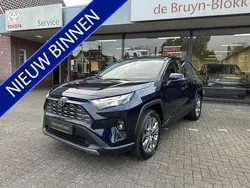 Blauw Gebruikt 2023 Toyota RAV4 Executive SUV | € 46.900 (Eerlijke prijs)