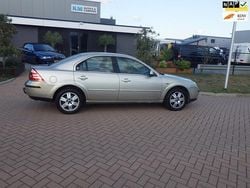 Beige Gebruikt 2003 Ford Mondeo Ghia Sedan | € 3.250 (Eerlijke prijs)