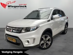 Wit, metallic lak Gebruikt 2018 Suzuki Vitara SUV | € 19.899 (Eerlijke prijs)
