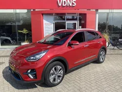 Rood, metallic lak Gebruikt 2019 Kia e-Niro 3 SUV | € 24.950