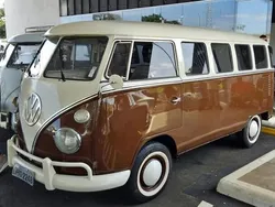 Bruin Gebruikt 1972 VW T2 Van | € 21.500