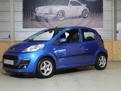 Blauw, metallic lak Gebruikt 2012 Peugeot 107 Active Hatchback | € 4.550 (Eerlijke prijs)