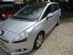 Grijs Gebruikt 2011 Peugeot 5008 MPV | € 1.595 (Goede deal)