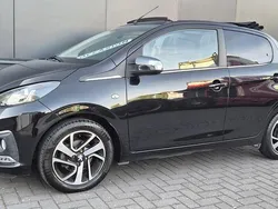 Zwart Gebruikt 2018 Peugeot 108 Allure Top Hatchback | € 9.750 (Eerlijke prijs)