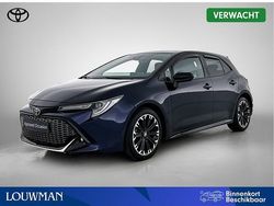 Blauw (metallic) Gebruikt 2021 Toyota Corolla Premium Hatchback | € 25.950 (Eerlijke prijs)
