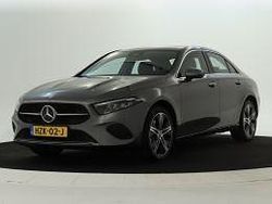 Berggrijs metaalkleur metallic Gebruikt 2024 Mercedes 250 Luxury Sedan | € 34.950