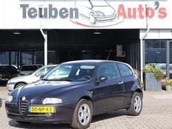 Blauw Gebruikt 2004 Alfa Romeo 147 Impression Hatchback | € 1.685 (Eerlijke prijs)