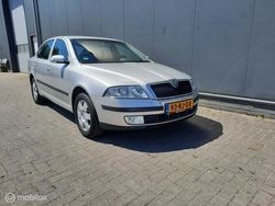 Grijs Gebruikt 2005 Skoda Octavia Elegance Hatchback | € 4.250 (Duur)