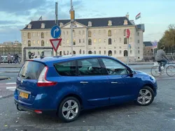 Blauw Gebruikt 2009 Renault Scénic III MPV | € 2.400 (Goede deal)