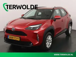 Rood Gebruikt 2023 Toyota Yaris Cross Comfort SUV | € 25.450 (Eerlijke prijs)