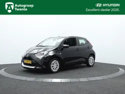 Zwart, metallic lak Gebruikt 2019 Toyota Aygo X-play Hatchback | € 13.950 (Eerlijke prijs)