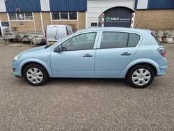 Blauw Gebruikt 2009 Opel Astra Selection Hatchback | € 1.999 (Eerlijke prijs)