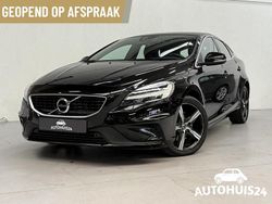 Zwart Gebruikt 2019 Volvo V40 R-Design Stationwagen | € 15.925 (Eerlijke prijs)