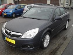 Grijs Gebruikt 2007 Opel Vectra GTS Business Hatchback | € 2.750 (Goede deal)