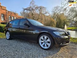Zwart Gebruikt 2006 BMW 318 Executive Stationwagen | € 2.499 (Eerlijke prijs)