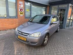 Paars Gebruikt 2005 Opel Corsa Hatchback | € 999 (Goede deal)