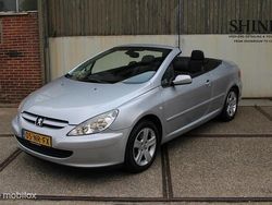 Grijs Gebruikt 2004 Peugeot 307 CC Cabriolet | € 1.999 (Eerlijke prijs)