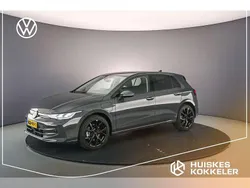 Grijs, metallic lak Nieuw 2025 VW Golf VIII Edition Hatchback | € 40.365 (Goede deal)