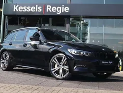 Zwart Gebruikt 2021 BMW 330e Stationwagen | € 28.950 (Eerlijke prijs)