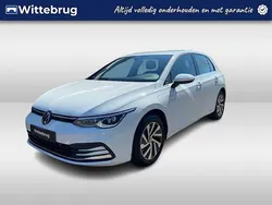 Wit Gebruikt 2022 VW Golf VIII Style Hatchback | € 25.950 (Goede deal)