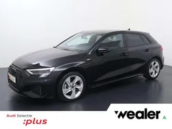 Zwart Gebruikt 2023 Audi A3 Sportback Ambiente Hatchback | € 29.840 (Eerlijke prijs)