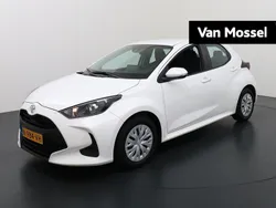 Wit Gebruikt 2022 Toyota Yaris Active Hatchback | € 16.745 (Eerlijke prijs)