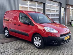 Rood Gebruikt 2013 Peugeot Partner MPV | € 4.450 (Eerlijke prijs)