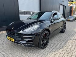 Zwart Gebruikt 2015 Porsche Macan Turbo SUV | € 32.995 (Eerlijke prijs)
