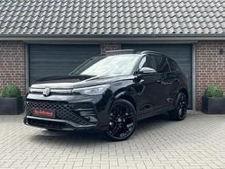 Zwart Gebruikt 2024 VW Tiguan R-line SUV | € 49.950 (Eerlijke prijs)