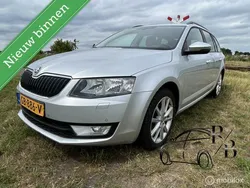 Grijs, metallic lak Gebruikt 2014 Skoda Octavia Active Stationwagen | € 5.199 (Eerlijke prijs)