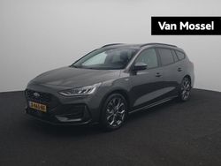Grijs Gebruikt 2023 Ford Focus ST-Line Stationwagen | € 21.445 (Iets duurder)