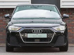 Zwart Gebruikt 2021 Audi A1 Sportback Basis Hatchback | € 21.700 (Goede deal)