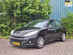 Zwart, metallic lak Gebruikt 2010 Peugeot 206+ Hatchback | € 3.750 (Eerlijke prijs)