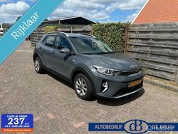 Grijs Gebruikt 2022 Kia Stonic SUV | € 17.750 (Super prijs)