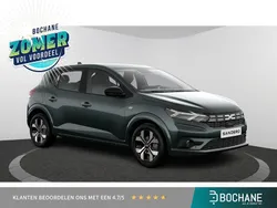 Cedar green (groen mica) Nieuw 2025 Dacia Sandero Journey Hatchback | € 23.900 (Eerlijke prijs)